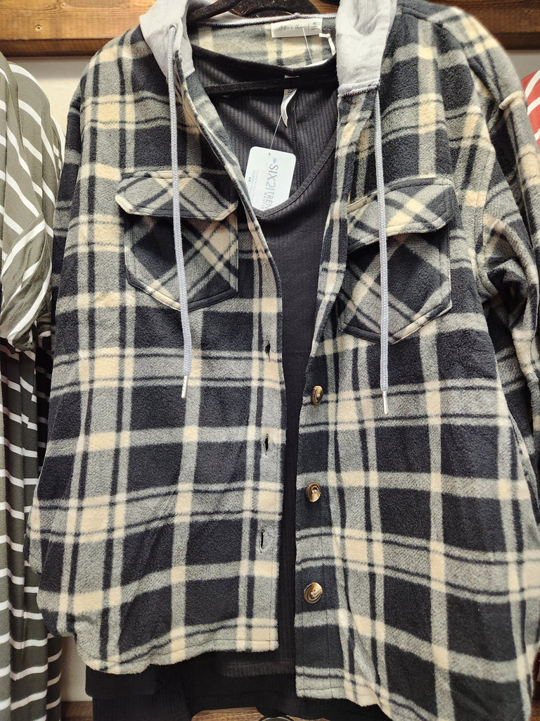Pretty in Plaid Button Down (Curvy)
