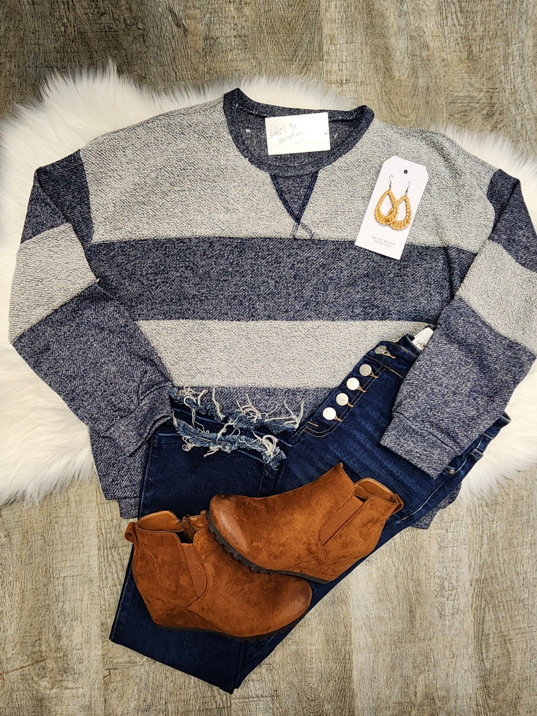 DOORBUSTER Reverse Fabric Color Block Knit Top (Navy)