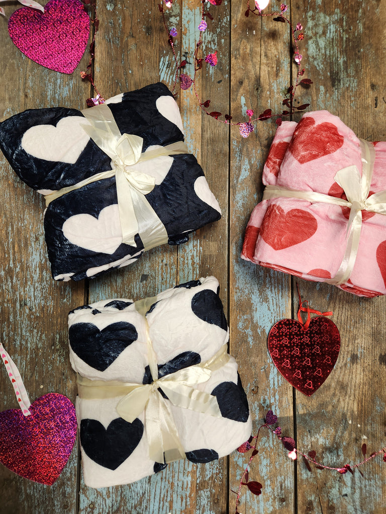 Checkered Heart Blanket (3 colors)