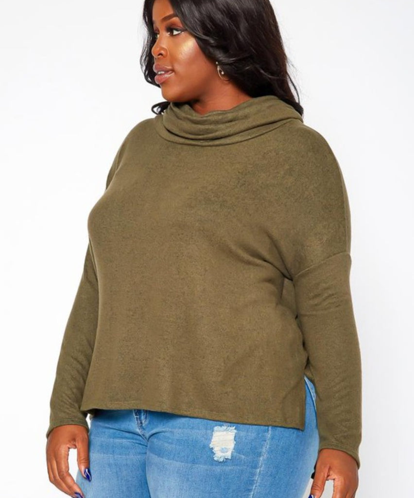 Curvy Turtle Neck in Olive