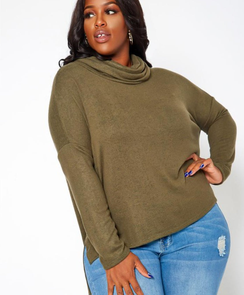 Curvy Turtle Neck in Olive