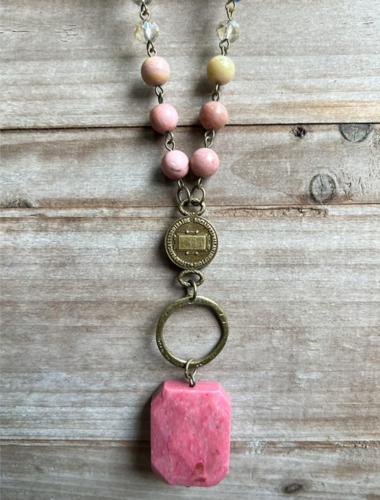 Lyssa Necklace (Mauve)