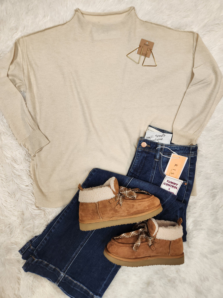 Natural Mock Neck Sweater w/ Raised Seam