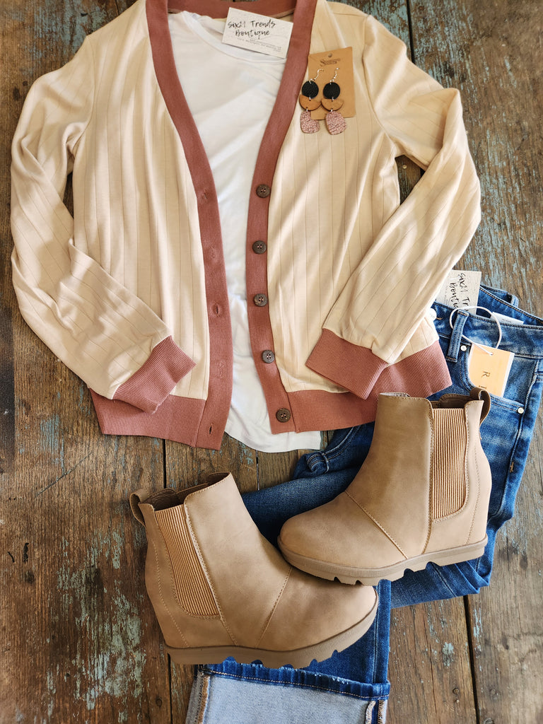 Light Blush Ribbed V-Neck Button Down Cardigan