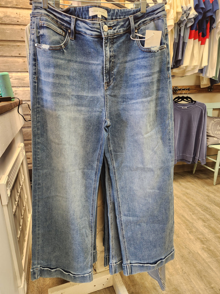 Curvy Risen Mid Rise Crop Straight Cuffed Jeans