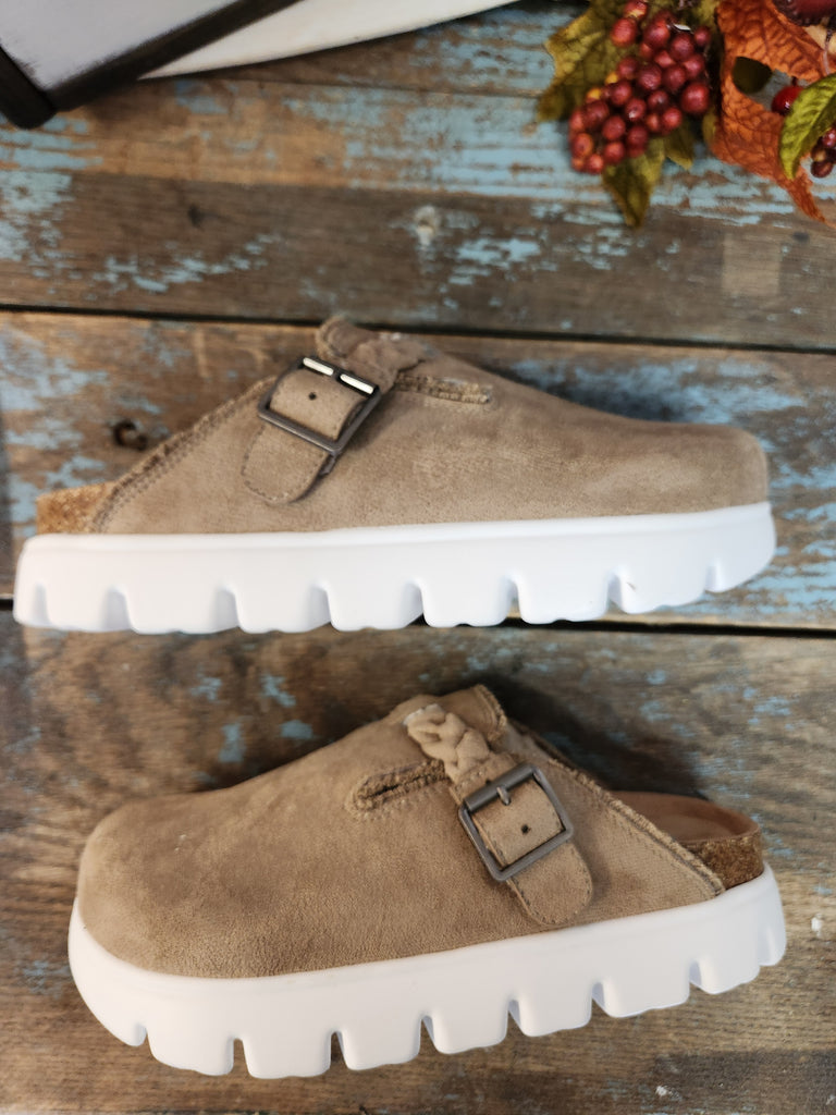 Cali in Taupe