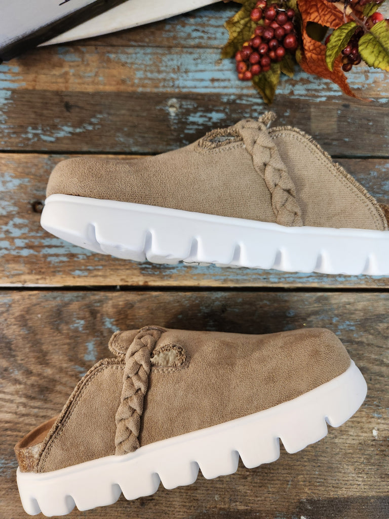 Cali in Taupe