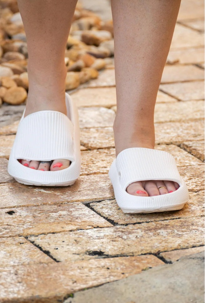Beach Slides (2 colors)