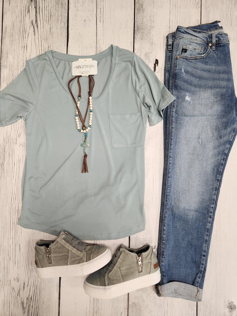 Solid v-neck Pocket Tee (2 colors)