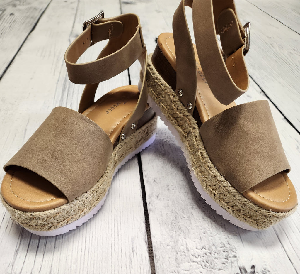 Feeling Cute Sandal in Taupe