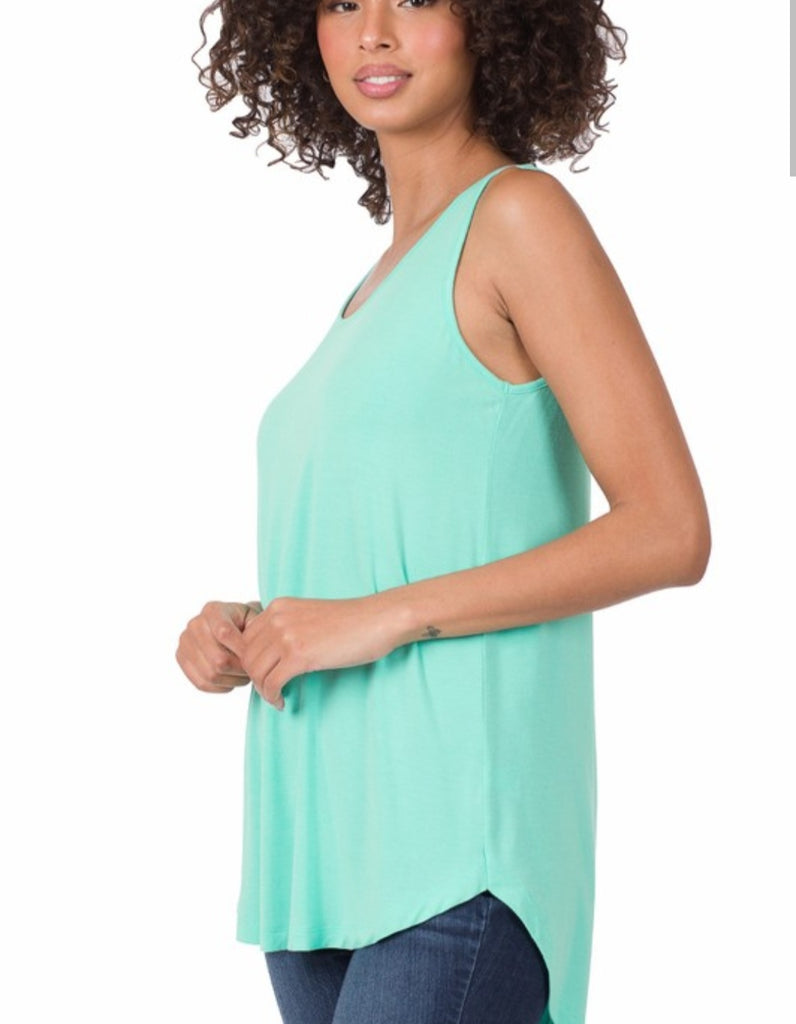 Sleeveless Round Neck