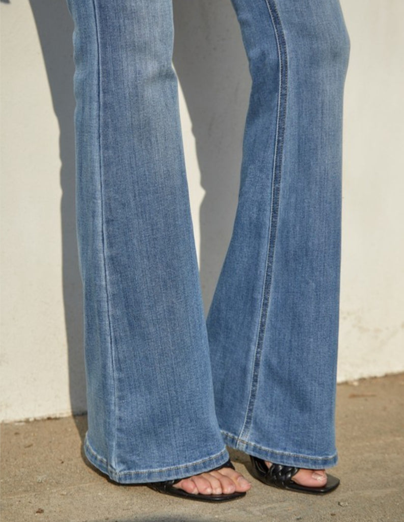 Kan Can Midrise Flare Jeans